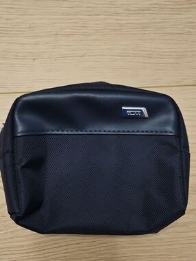 TUMI  For Delta Kit Bag